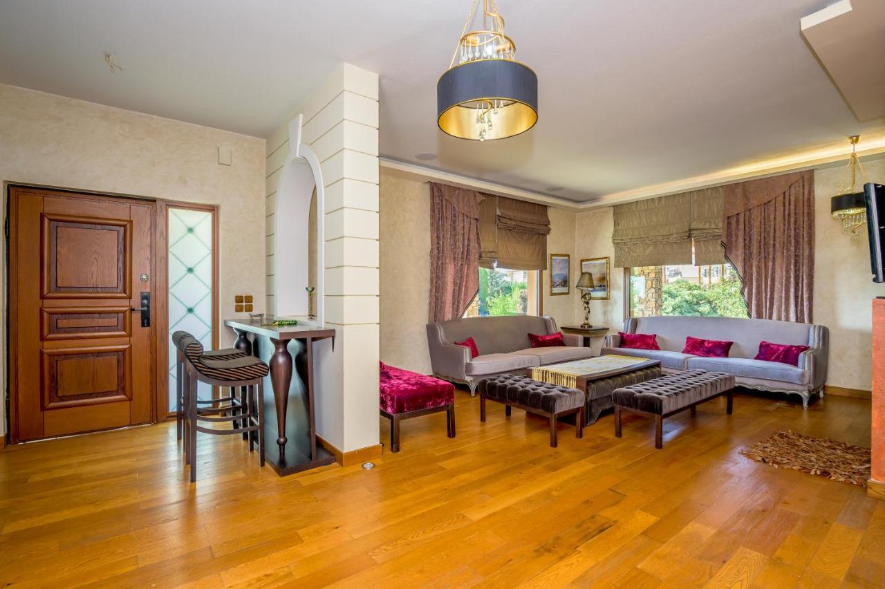 Luxurious With Gorgeous View And Bbq Villa